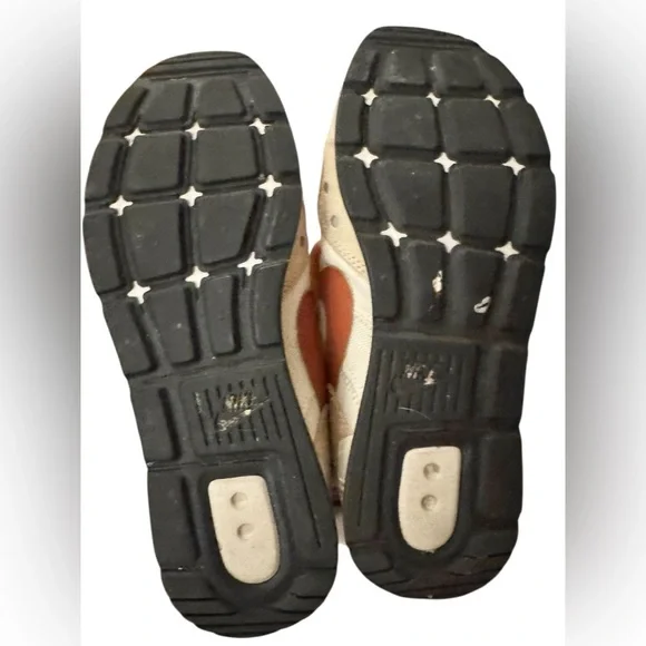 Nike Venture Runner Retro Sneakers Women Size 8 Cream Orange athletic casual - Picture 8 of 9